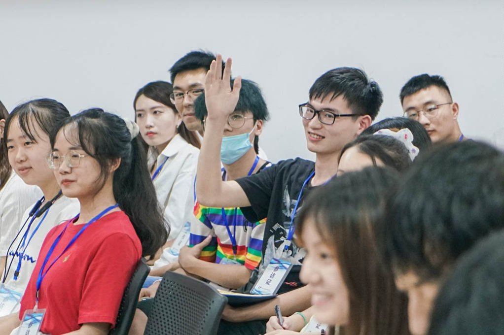 青创学子与嘉宾现场交流